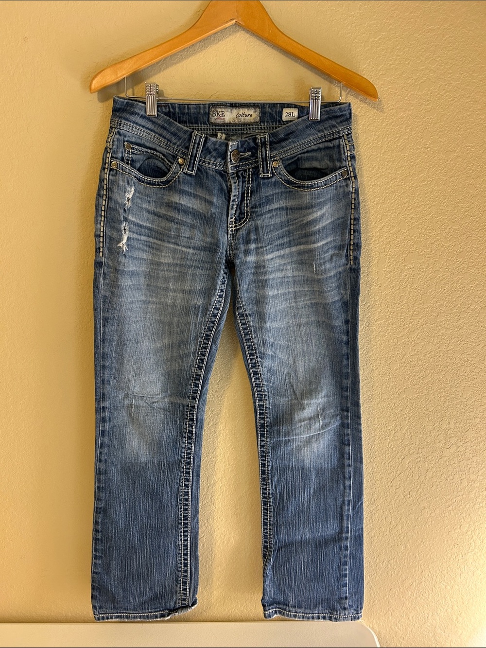 BKE Denim Culture Boot Cut Medium-Wash Jeans
Size 28L